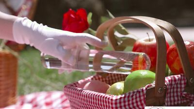 Kinky Kenzie Reeves, "You Know Exactly What I Want, I Want you to Feed Me"